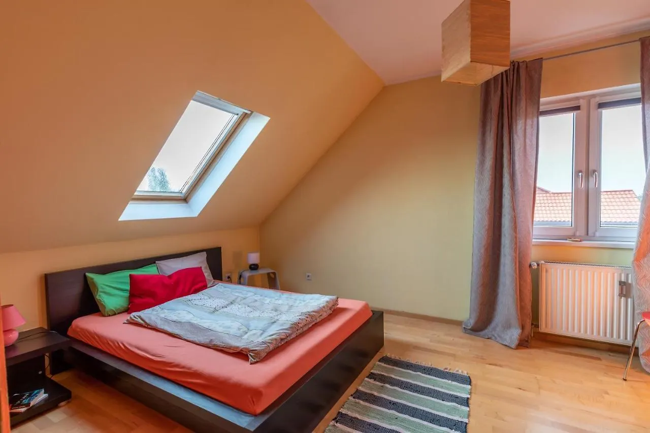 Andreas' Dachwohnung Mit Terrasse غراتس شقة